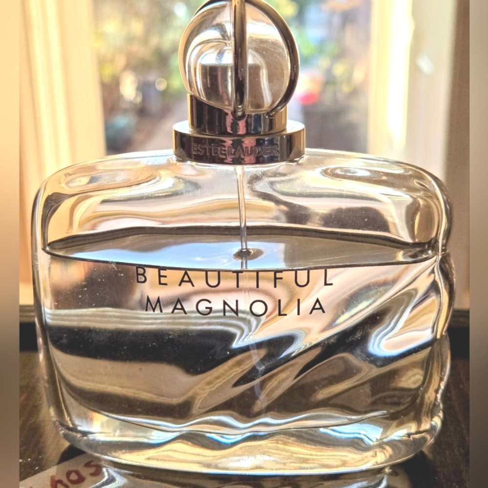 Estee Lauder Beautiful Magnolia Eau de Parfum